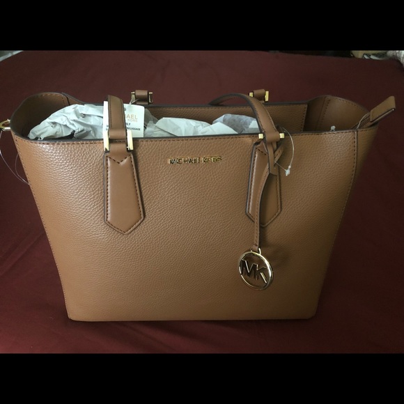 Michael Kors Tote. 3 in 1 bag. Tan. - Picture 3 of 9